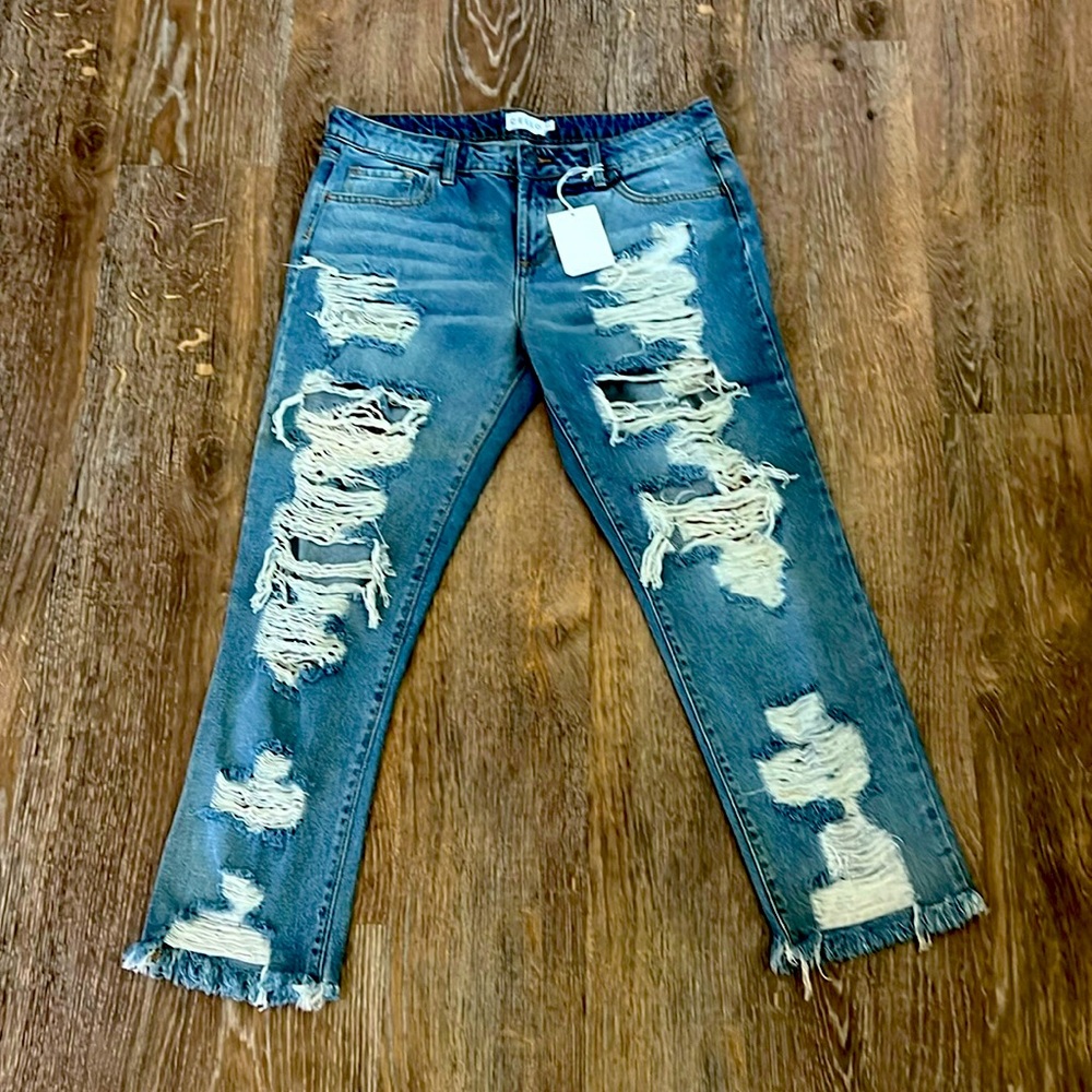 NWT Cello distressed jeans